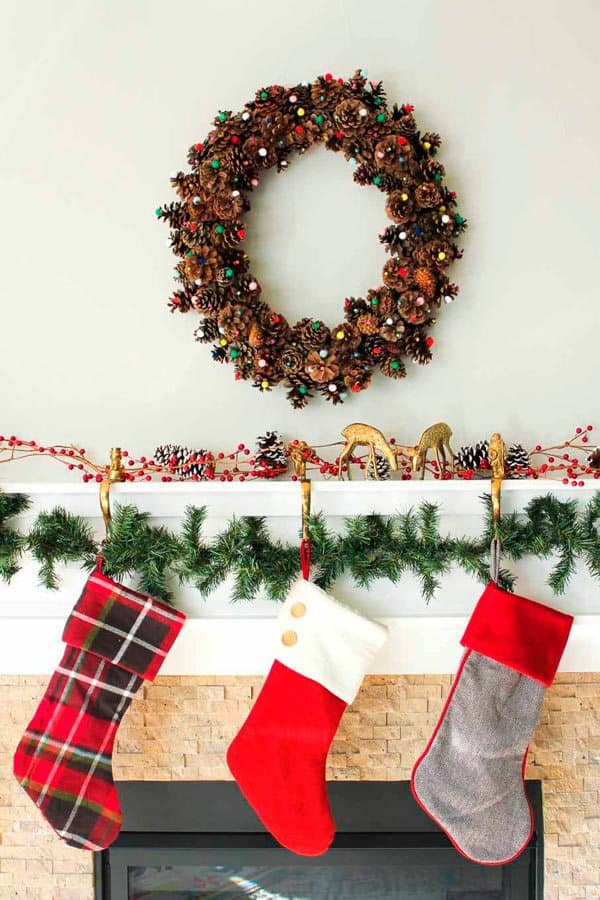 25+ DIY Christmas Decorations and Crafts to Make This Year! - Home DIY #christmas #homedecor #decoration #xmas #crafts #craftsforkids