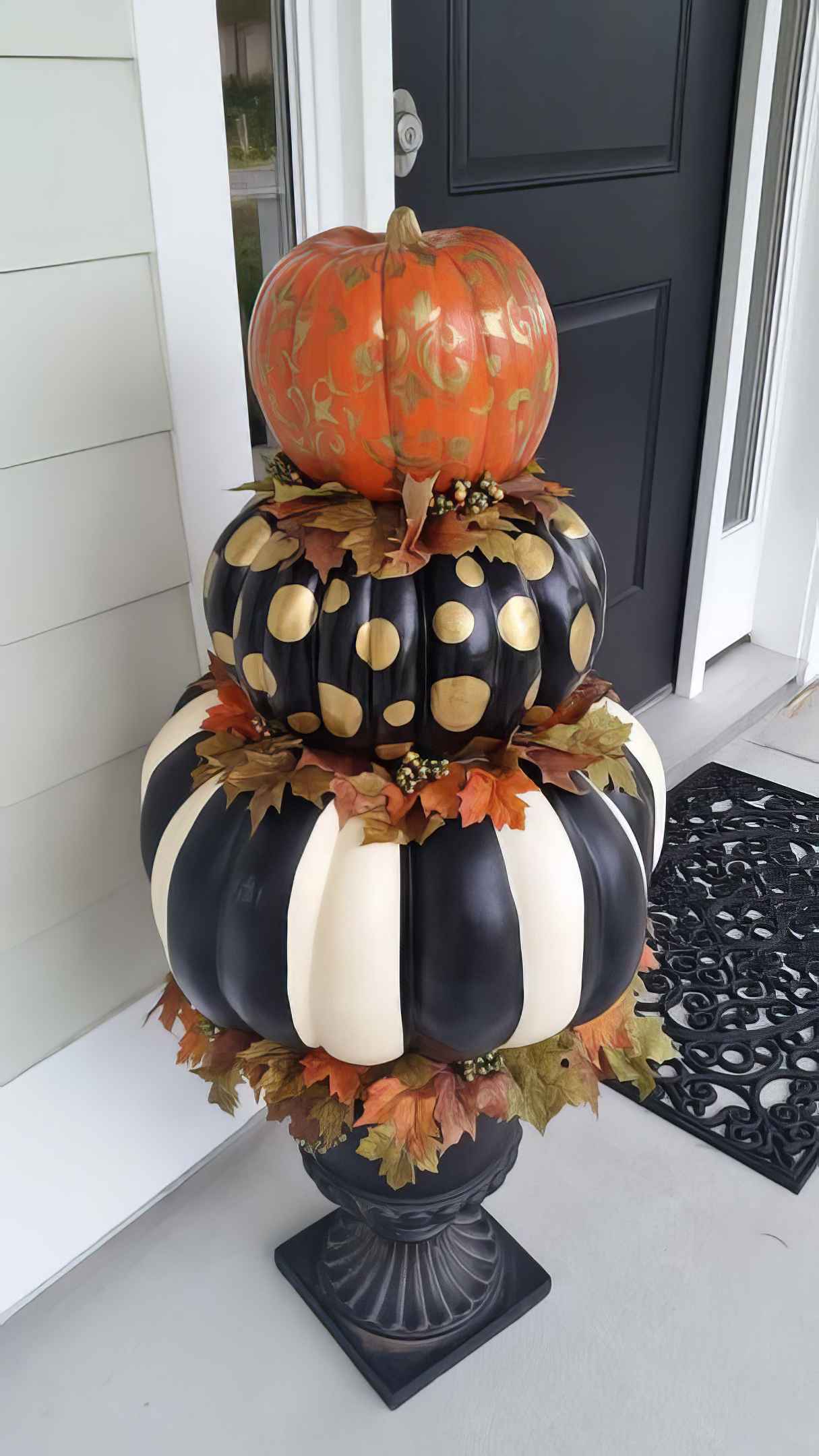 Luxurious Welcoming Pumpkins