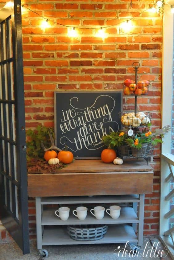 Amazing Fall Decorations - Porch Decor Ideas That Everyone Can Afford. Decorating ideas for your front doors, living room in farmhouse or rustic style #diy #homedecor #fall #fallstyle #porch #decor #decoration #farmhouse #rustic
