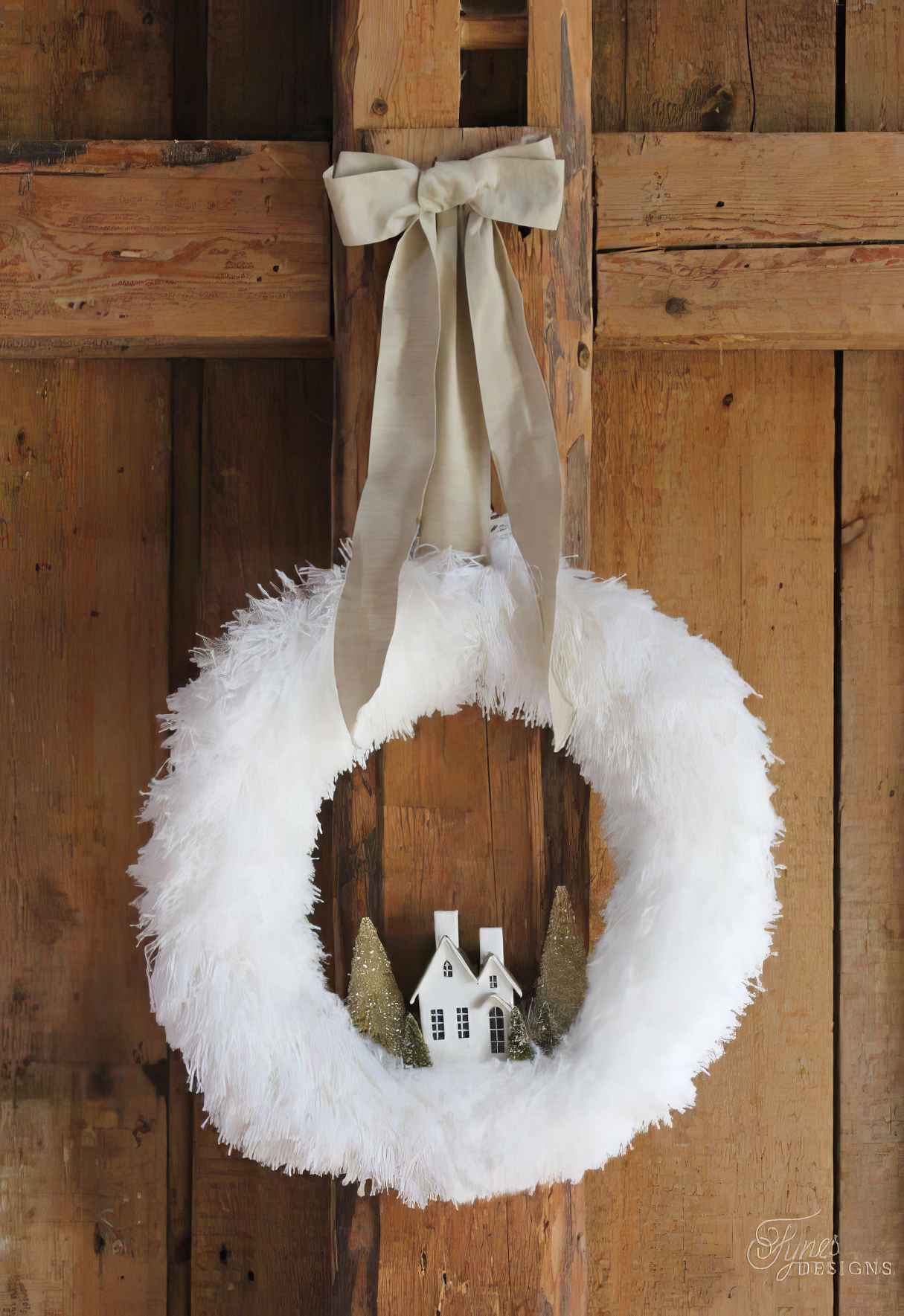 White&Fluffy Christmas Wreath