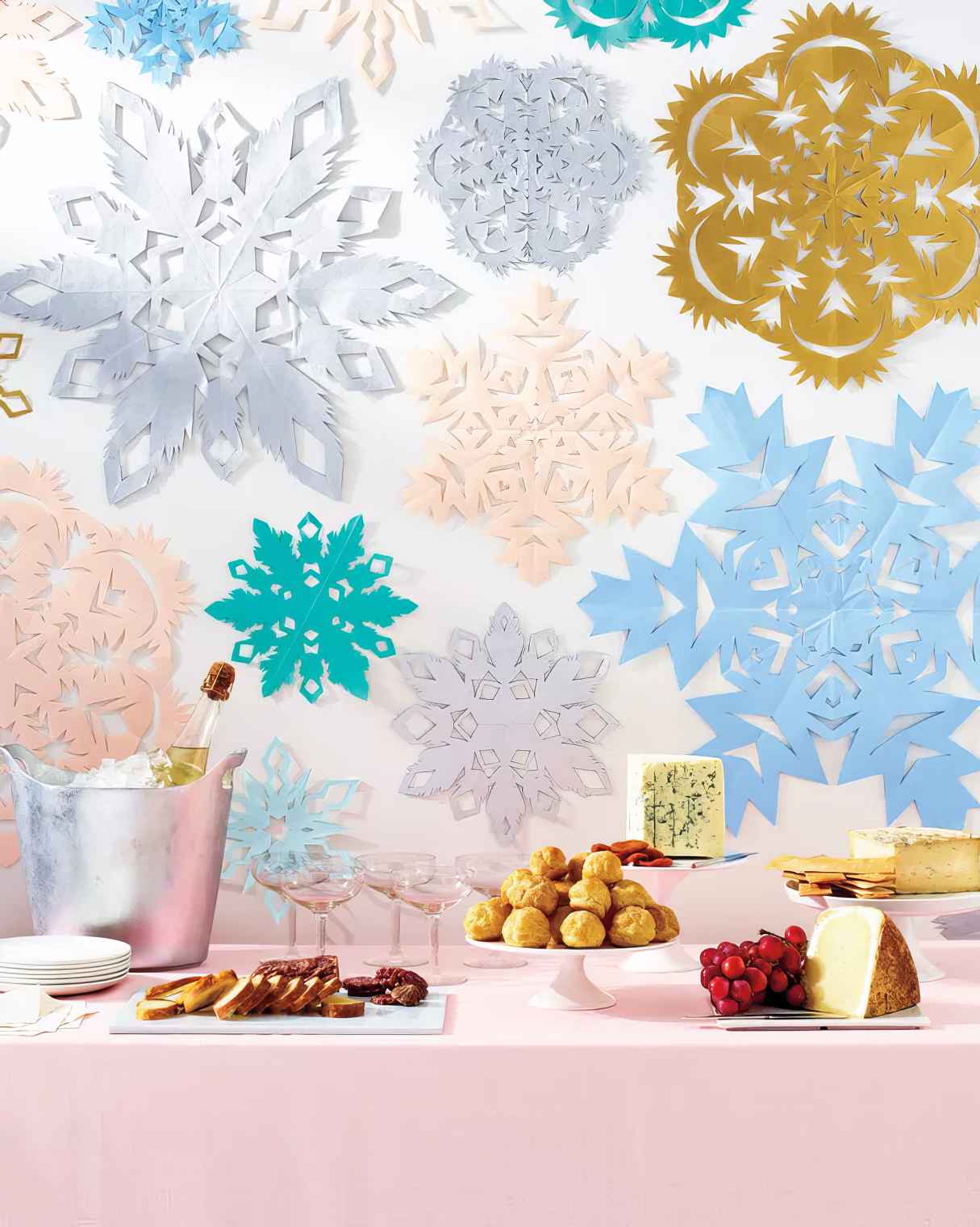 Paper Snowflakes - Christmas Craft Project for Kids (with Printable Templates)
