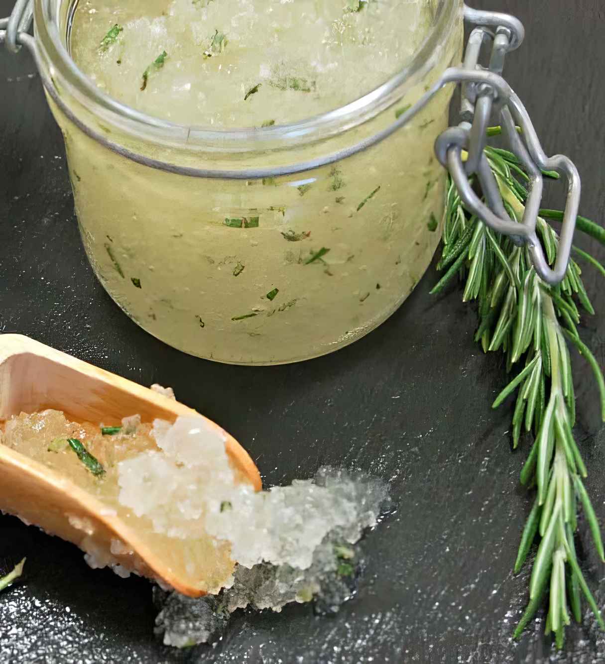 How to Make Fantastic Home-made Peppermint Foot Scrub