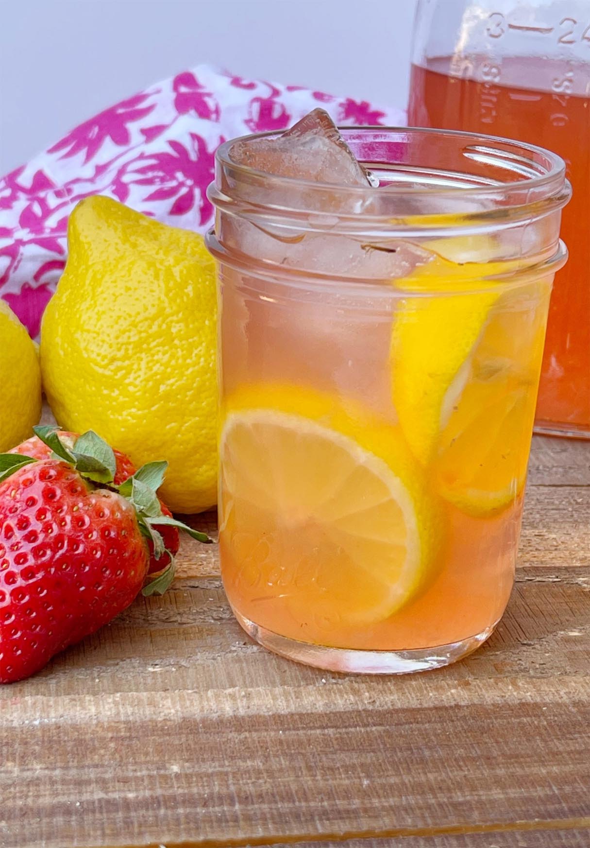 Easy Strawberry Lemonade Moonshine Recipe (With Everclear)
