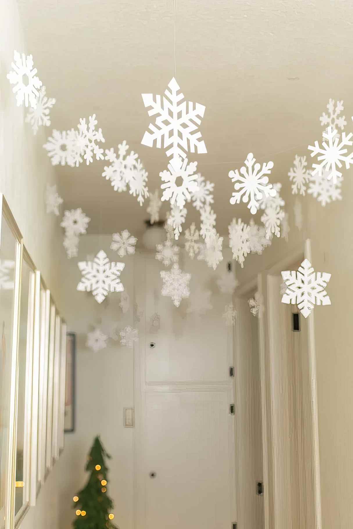Fun&nbsp;Snowflake Christmas Decorations for Winter Holidays