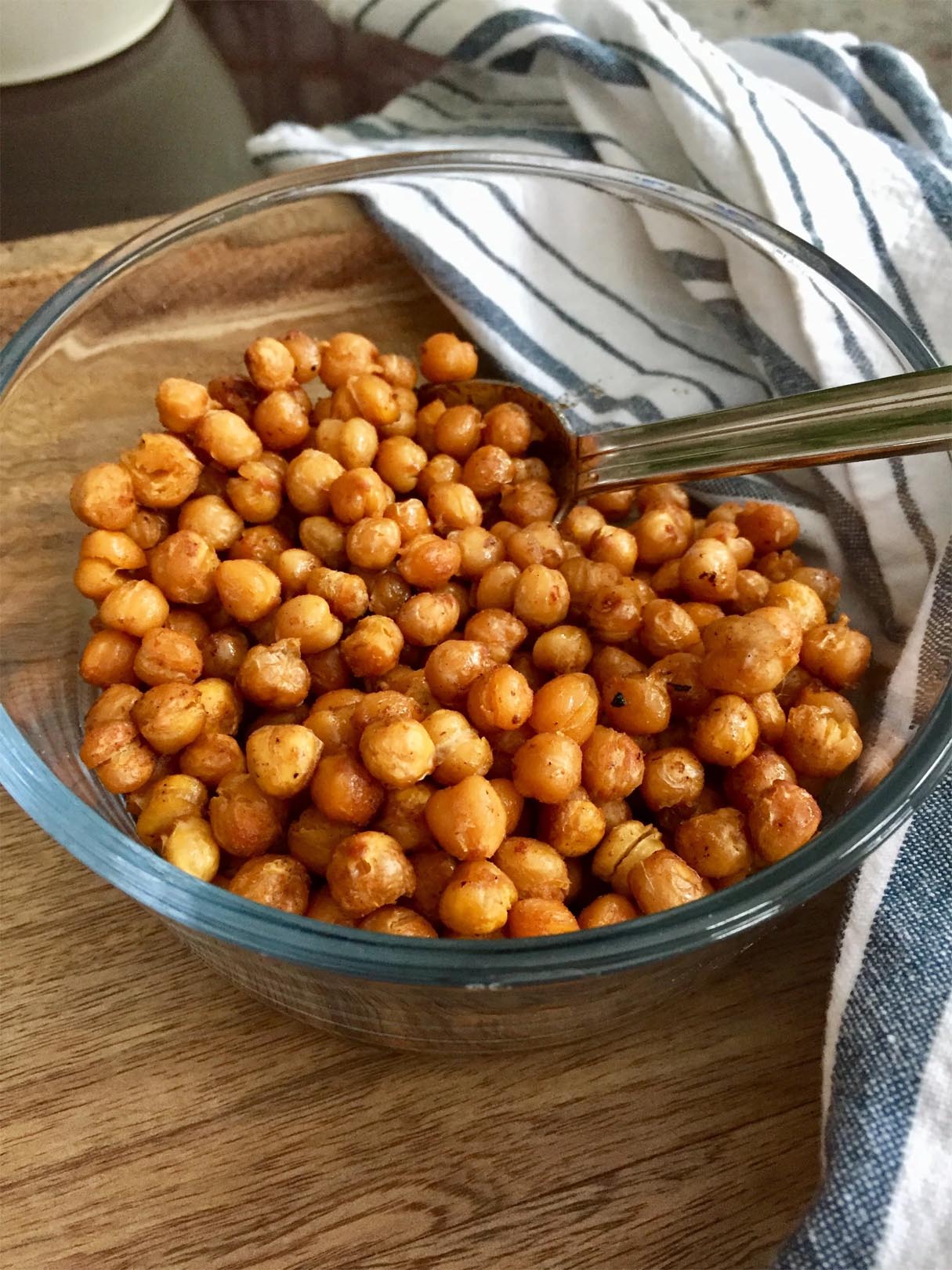 Crispy and Crunchy Roasted Chickpeas