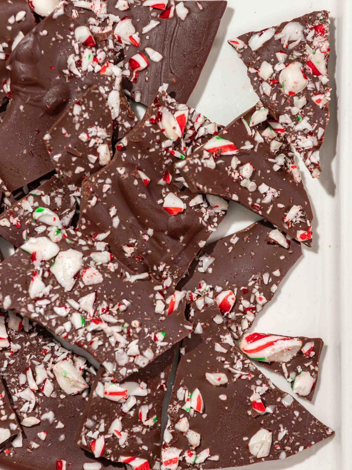 Easy Homemade Candy Cane Bark