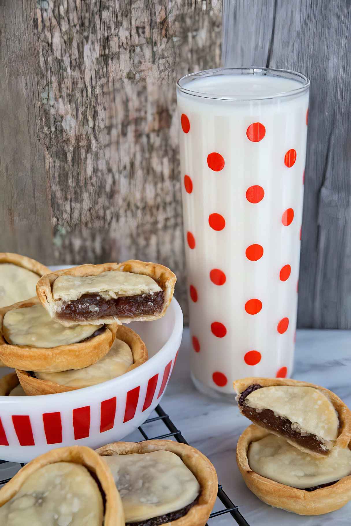 Mincemeat Tarts with Butter Pastry