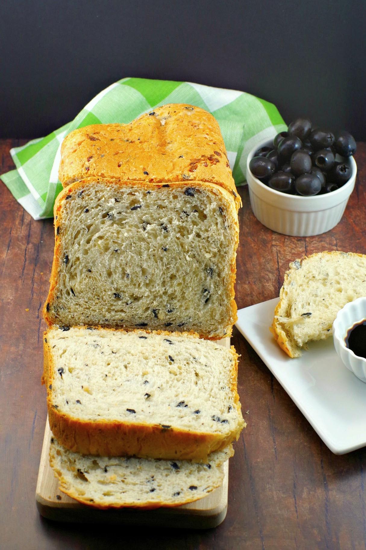 Bread Machine Onion & Olive