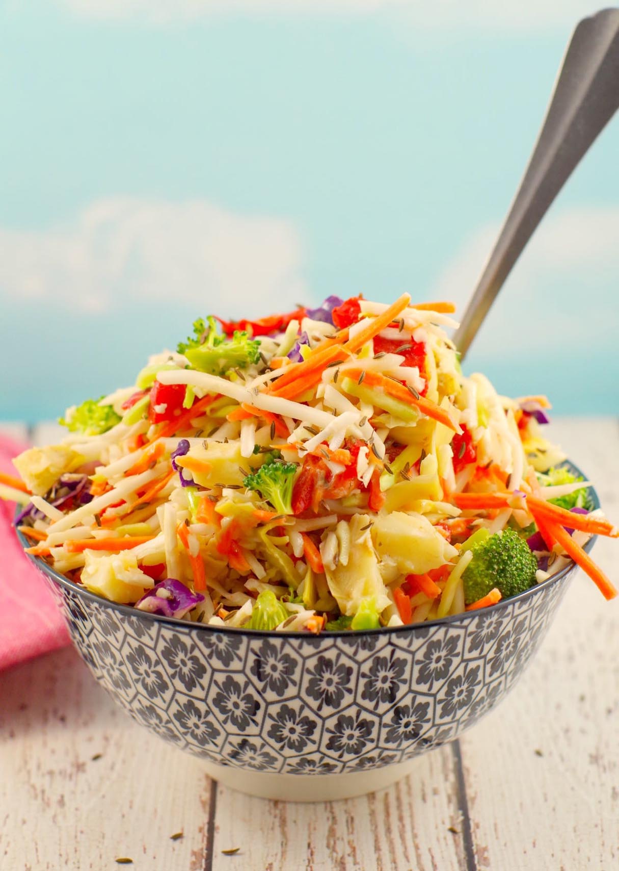 Healthy Artichoke & Roasted Red Pepper Coleslaw: Weight Watchers Friendly & Gluten-free