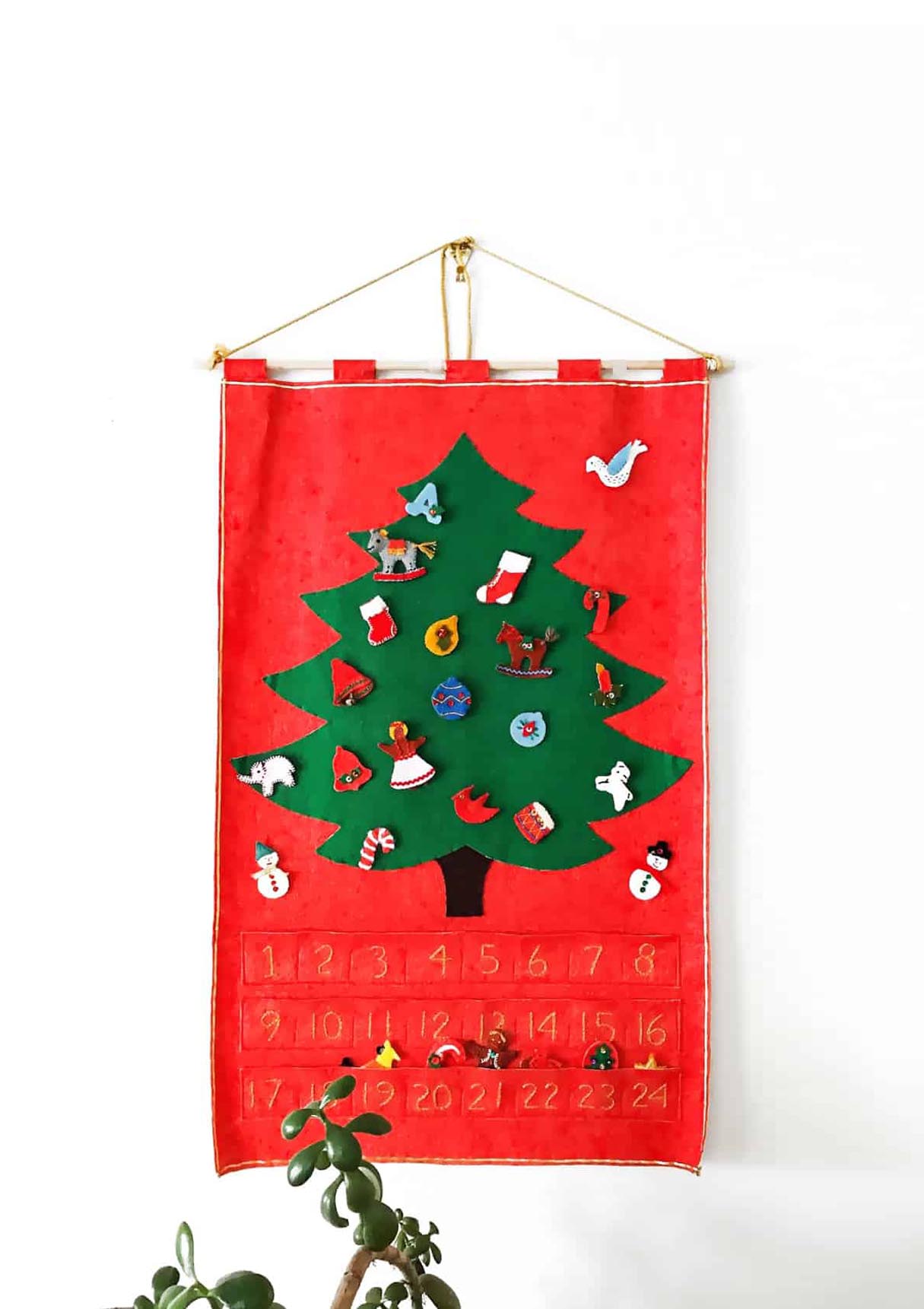 Make a 3D Paper Advent Tree with Pop-In Ornaments