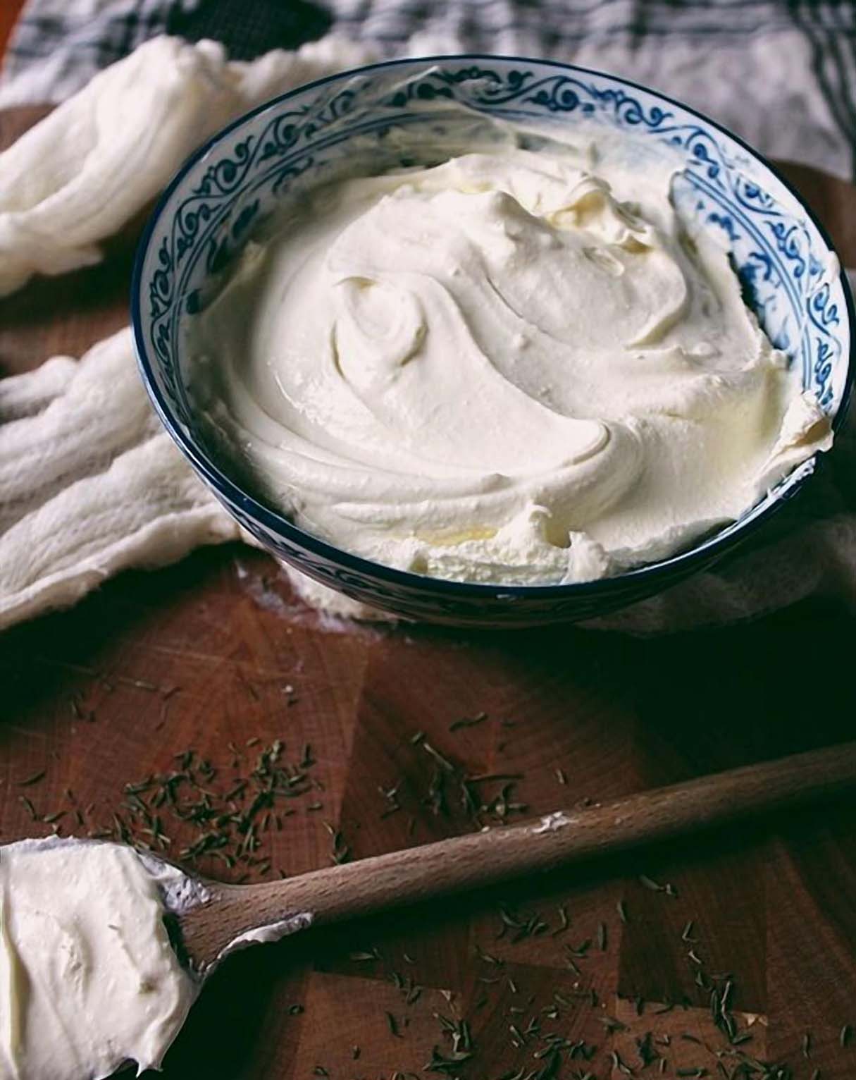 Homemade Mascarpone Cheese (2 Ingredients!)