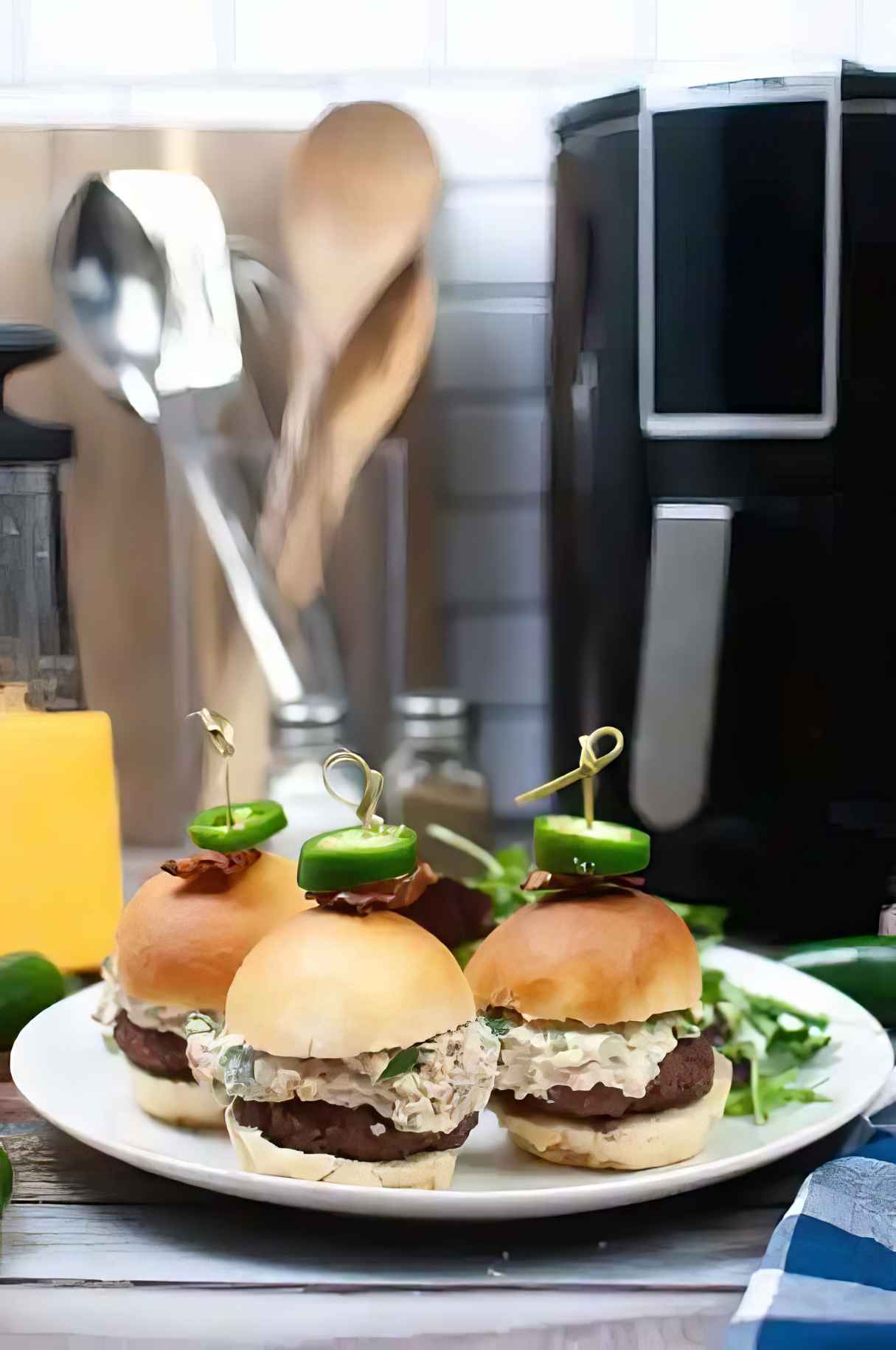 Jalapeño Popper Burgers in the Air Fryer