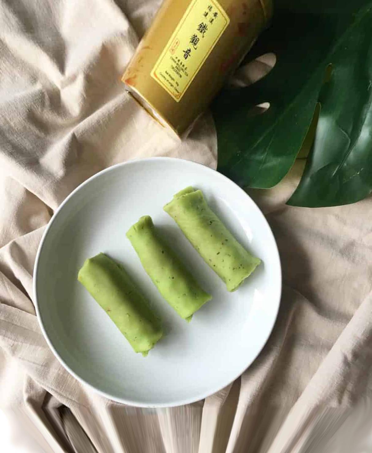 Singapore Kueh Dadar Pandan Coconut Pancake Recipe (Vegan)