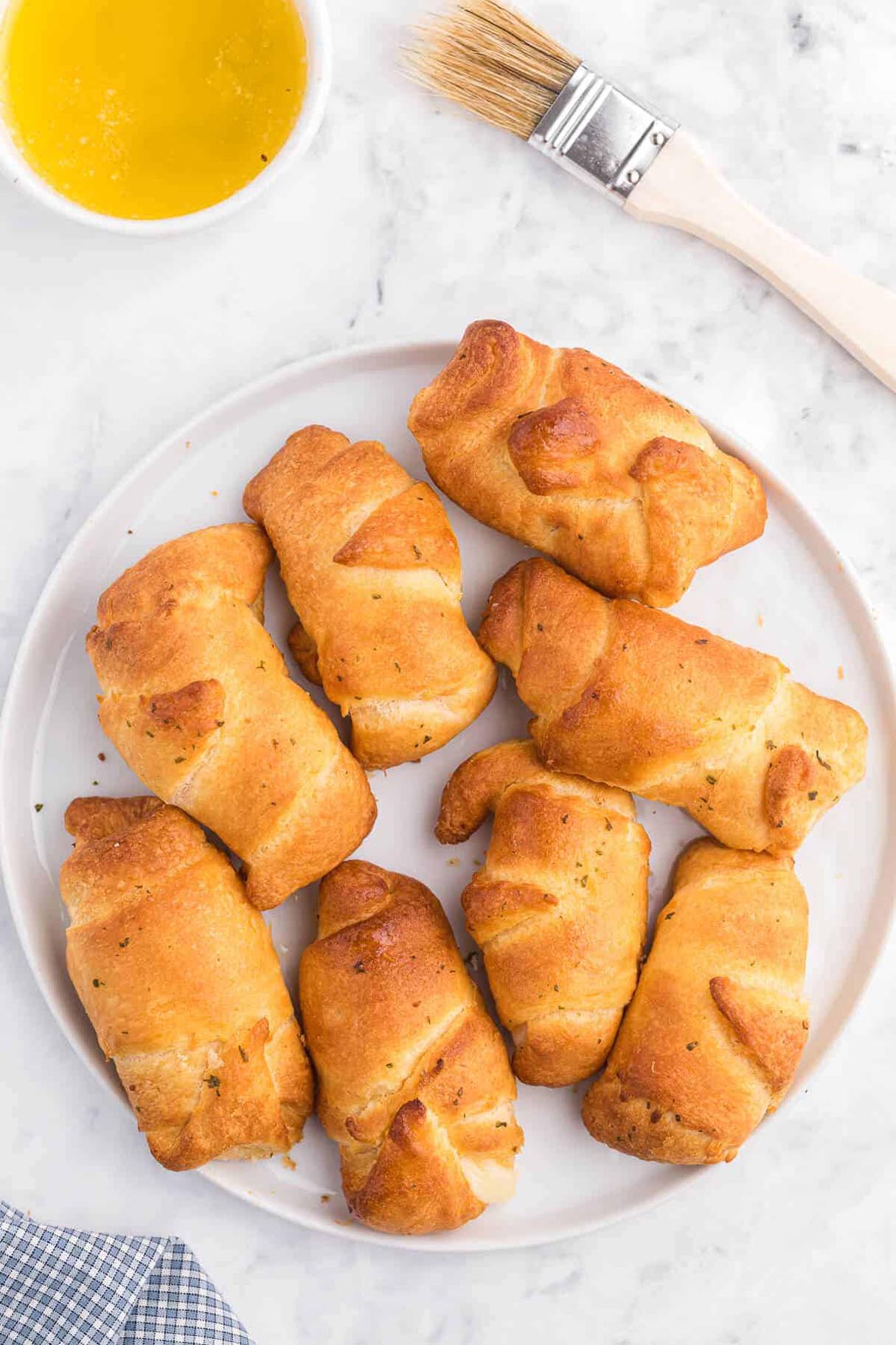 Air Fryer Garlic Cheese Stuffed Crescent Rolls Recipe