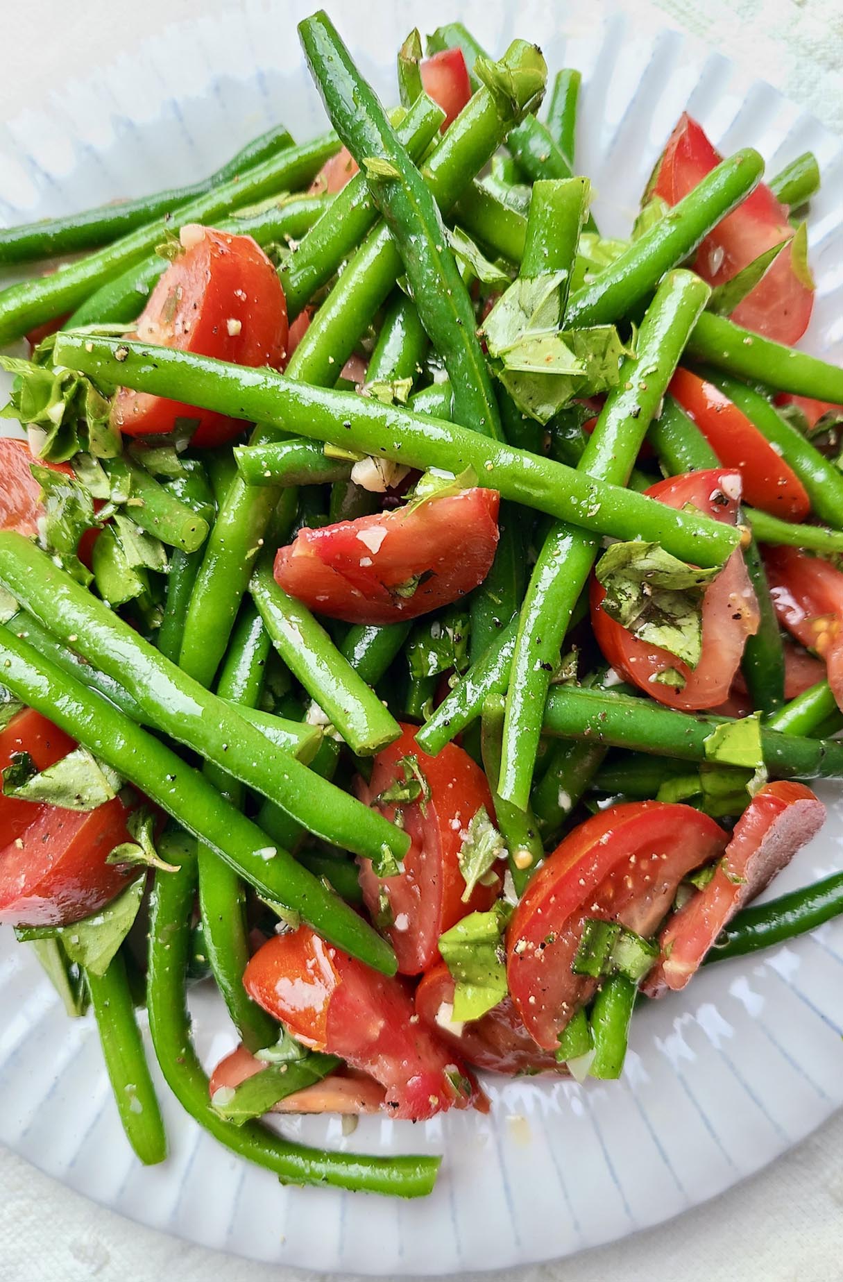 Easy Garlic Green Bean Recipe With Tomatoes