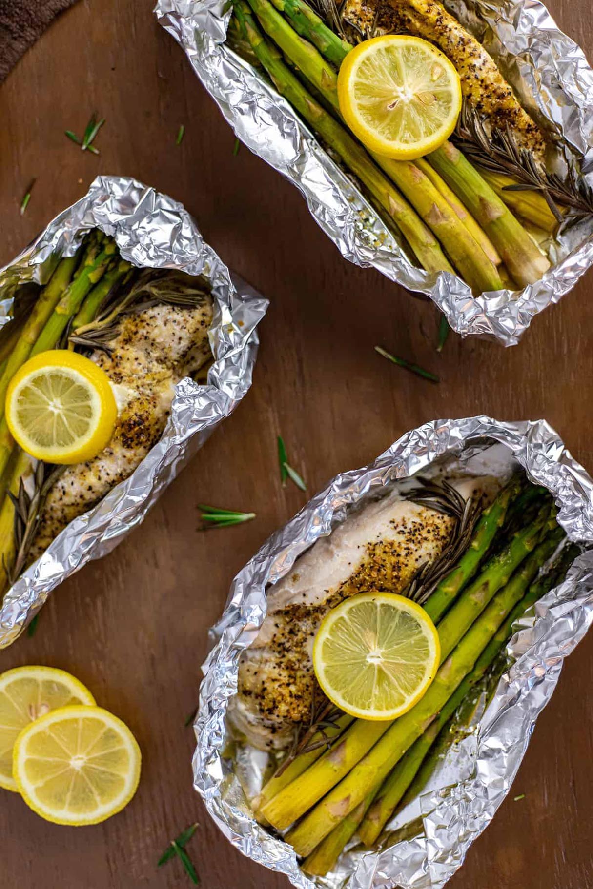 Easy Lemon Pepper Chicken Foil Packets with Asparagus