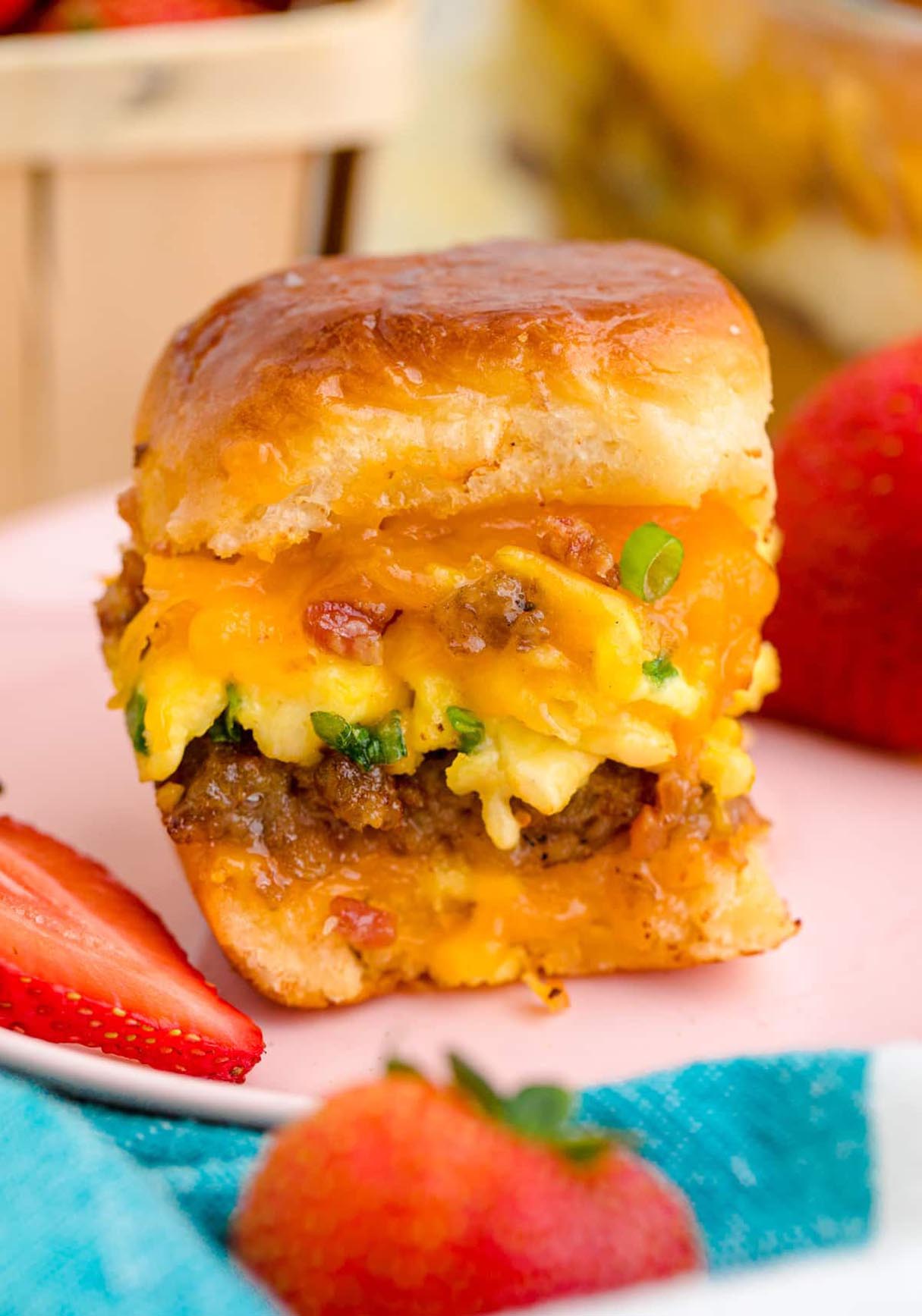 Hawaiian Roll Breakfast Sliders