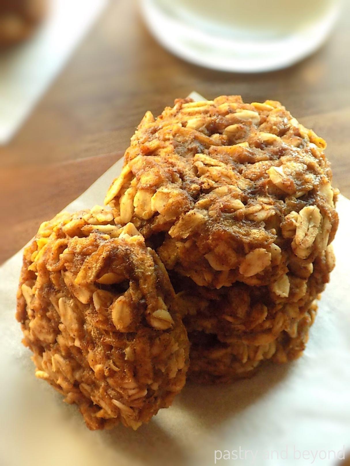 Healthy Apple Oatmeal Cookies