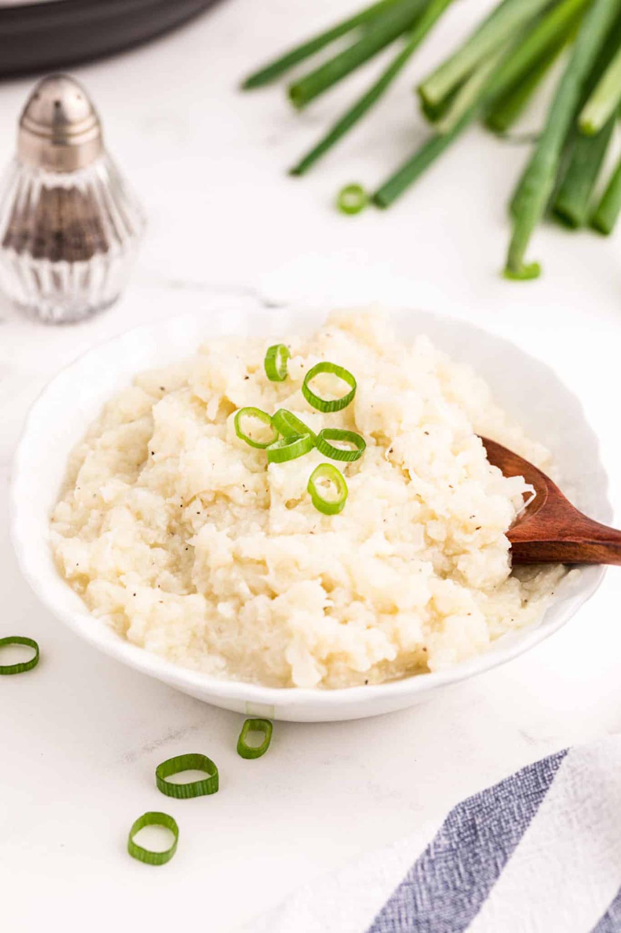 Instant Pot Cauliflower Mash (Low-Carb)