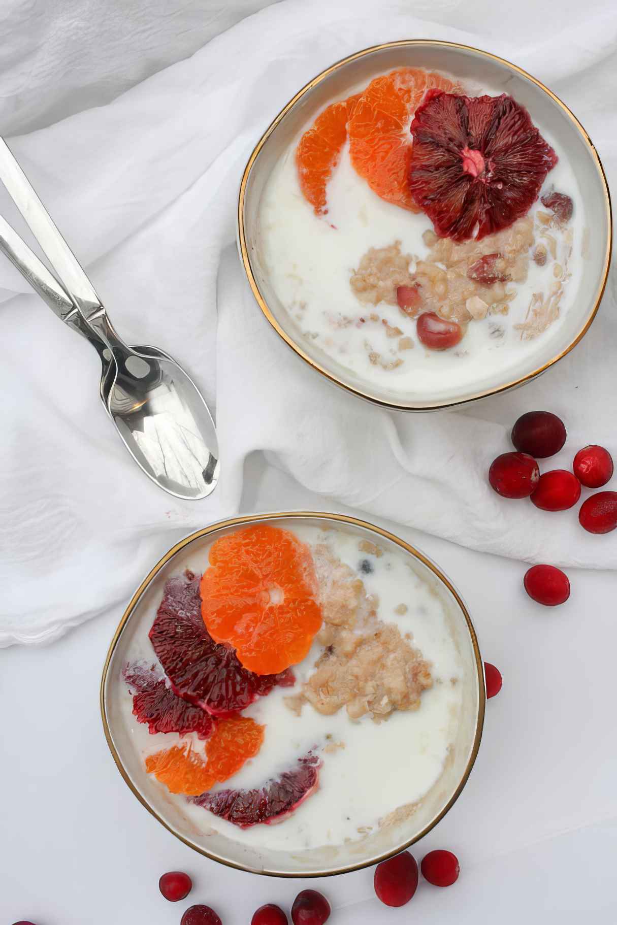 Slow Cooker Oatmeal with Winter Fruit